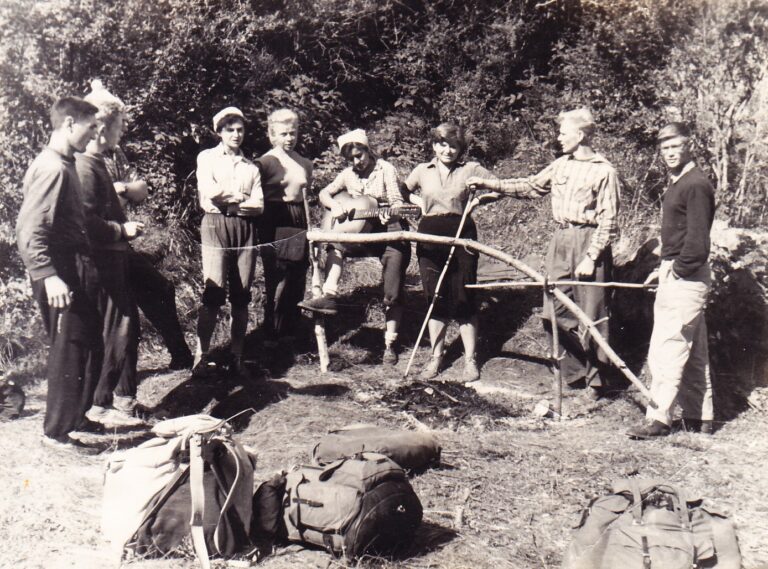 4_Роза-Ченборисова.-Поход-по-Кавказу-после-Крымской-практики-РФ-59-1-и-РФ-59-2-ущелье-Адыр-Су-1961-год