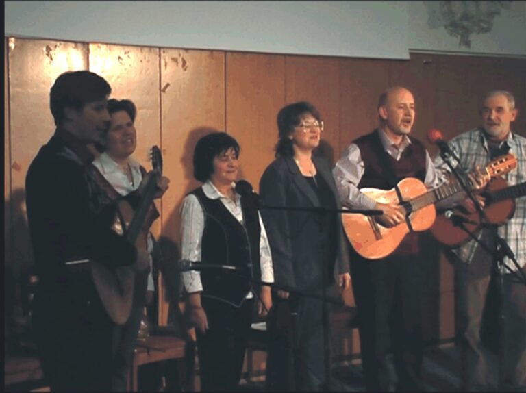 8_Ченборисова-Роза-Захаровна-и-Проект-Люди-идут-по-свету.-Концерт-в-ВИМС-2007-год-scaled (1)